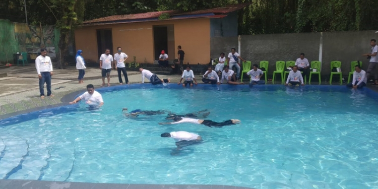 Family gathering Bappeda Bone Bolango yang berlangsung di pemandian Lombongo, Bone Bolango, Ahad (27/12/2020). (putra/gopos)
