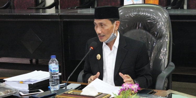 Bupati Kabupaten Gorontalo, Nelson Pomalingo, menyampaikan bahwa saat libur tahun baru 2021, seluruh tempat wisata bakal ditutup. Foto: Putra/gopos.