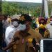 Gubernur Rusli Habibie saat meninjau Jembatan Molintogupo yang telah diresmikan. (Foto Indra/Gopos)