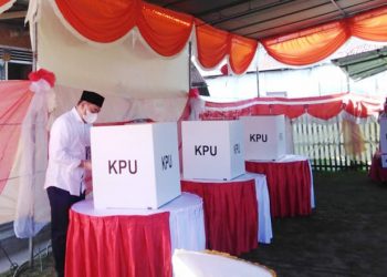 Hamim Pou Jalan Kaki ke TPS