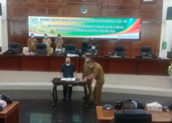 Sidang Paripurna Deprov Gorontalo tentang persetujuan hibah lahan seluas 10 hektar ke Pemkab Bone Bolango, Selasa (15/12/2020). (Indra/gopos)