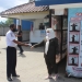 Anggota DPR RI Idah Syahidah menjalani prosedur protokol kesehatan saat melakukan peninjauan di salah satu gudang pangan di Kota Gorontalo, Jumat (18/12/2020). (putra/gopos)