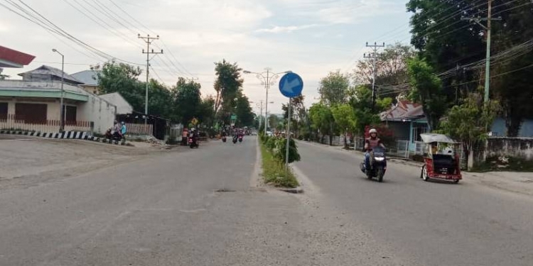 Jalan Andalas menjadli salah satu akses jalan masuk ke Kota Gorontalo. Foto: Aldy/gopos.