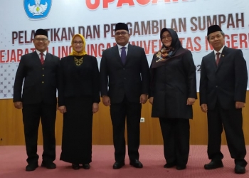Rektor UNG bersama para Wakil Rektor usai melaksanakan prosesi upacara pelantikan dan pengambilan sumpah jabatan dilingkungan UNG. Foto: Istimewa.