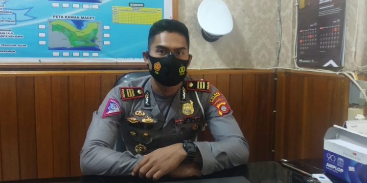 Kasat Lantas Polres Gorontalo, AKP Dedik Agus Purwanto, usai melaksanakan rapat Rapat Koordinasi Tentang Berkeselamatan Lalu Lintas Menjelang Malam Tahun. Foto: Putra/gopos.