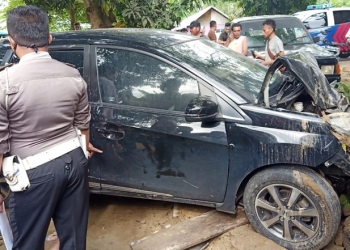 kecelakaan mobilio vs suzuki pikap