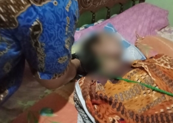 Jasad korban gantung diri saat disemayamkan di rumah duka di Kelurahan Tuladenggi, Kecamatan Dungingi, Kota Gorontalo, Jumat (11/11/2020). (istimewa)