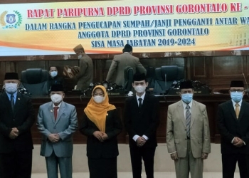 PAW Aleg Deprov Gorontalo Nikma Tahir dilantik pada rapat Paripurna DPRD Provinsi Gorontalo ke-42 di Gedung DPRD Provinsi Gorontalo,Rabu (23/12/2020). (ari/gopos)