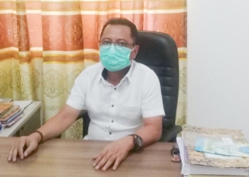 Sekretaris Daerah Kabupaten Bone Bolango, saat diwawancarai terkait rapit tes. Foto: Indra/gopos.