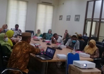 Rapat Percepatan Penetapan Geosite Potensial di Bone Bolango yang dihadiri oleh Sekda Kabupate Bone Bolango Ishak Ntoma, Jumat (11/12/2020). (Indra/gopos)