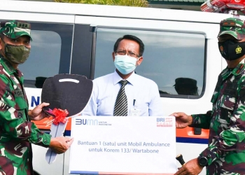 Penyerahan mobil ambulan oleh BRI Cabang Limboto kepada Korem 133 Nani Wartabone. Foto: Istimewa.