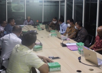 Suasana Rapat Pansus Finalisasi pembahasan Ranperda Usul Inisiatif Pemerintah Kabupaten Gorontalo Tentang Perusahaan Air Minum Daerah (PDAM). (Foto/PutraGopos)