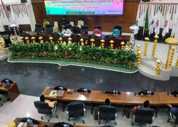 HUT Paripurna Deprov Gorontalo dalam rangka HUT ke-20 Provinsi Gorontalo, Senin (7/12/2020). (ari/gopos)