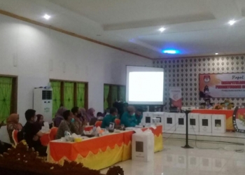 Suasana rapat pleno terbuka rekapitulasi dan penetapan hasil penghitungan suara tingkat Kabupaten Bone Bolango. (Indra/gopos)