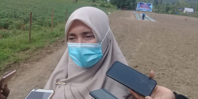 Kepala Dinas Pertanian dan Peternakan Bone Bolango, Roswaty Agus. (indra/gopos)