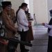 Bupati Bone Bolango menyerahkan secara simbolis SK Calon Pegawai Negeri Sipil Formasi 2019 dilingkungan Pemkab Bone Bolango. (Rahman/gopos)