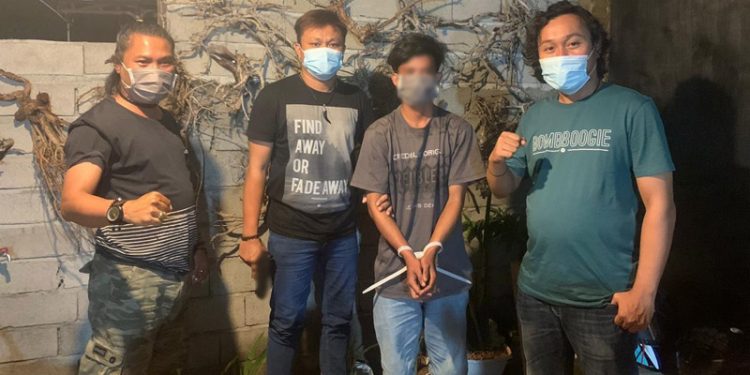 Terduga pelaku penikaman terhadap ayah kandung, ZA, berhasil dibekuk tim Resmob Pasopati, Polres Bone Bolango di Kelurahan Donggala, Kecamatan Hulonthalangi, Kota Gorontalo, Kamis (3/12/2020). (indra/gopos)