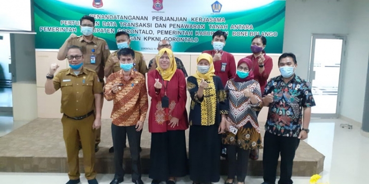 Wakil Bupati Gorontalo, Herman Walangadi, pada penandatanganan perjanjian kerjasama data transaksi dan penawaran tanah antara pemerintah kabupaten dengan Kantor Pelayanan Kekayaan Negara dan Lelang (KPKNL)