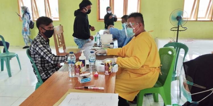 Penyelenggara Pilkada Pohuwato menjalani rapid test