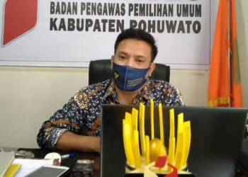 Ketua Bawaslu Pohuwato, Zubair Mooduto