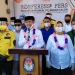 Pasangan calon Bupati dan Wakil Bupati Kabupaten Pohuwato, Saipul Mbuinga-Suharsi Igrisa bersama partai pendukung, (foto: muhajir/gopos)