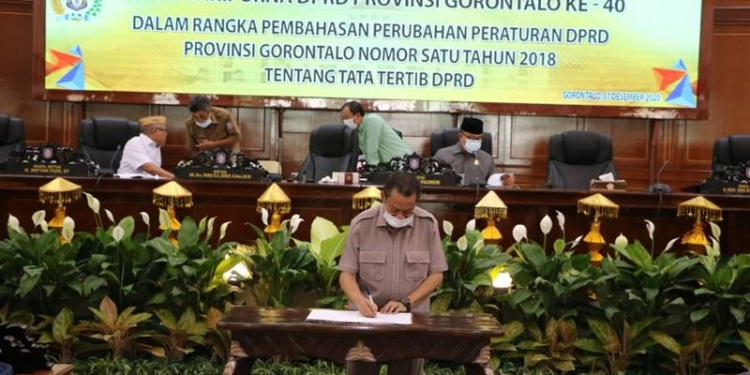 Rapat Paripurna memperingati HUT Provinsi Gorontalo ke-20 tahun 2020. (ari/gopos)