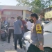 Kapolres Pohuwato, AKBP Tedy Rayendra membubarkan massa pendukung pasangan Saipul Mbuinga-Suharsi Igrisa (SMS) di Sekretariat DPD II GOlkar Kabupaten Pohuwato, Rabu (9/12/2020) (foto: muhajir/gopos)