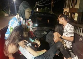 Cewek Mabuk dan tabrak pohon