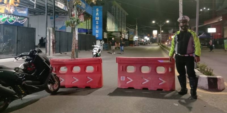 Penutupan jalan