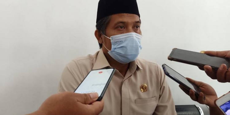 Ketua DPRD Kabupaten Blitar, Suwito Saren Satoto, saat ditemui setelah rapat paripurna membahas RDTR Sutojayan, Rabu (30/12/2020).