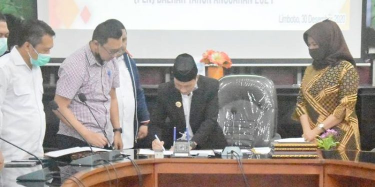 Penandatangan dana PEN