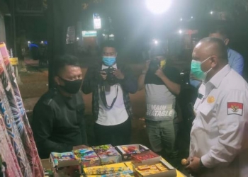 Penjual petasan