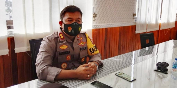 Kapolres Pohuwato AKBP Teddy Rayendra, saat menghimbau masyarakat tidak merayakan tahun baru 2021. Foto: Azhar/gopos.