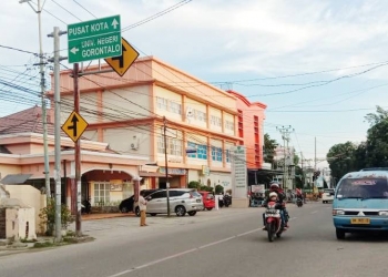 Kondisi Jalan H. B. Jassin, Kompleks Rumah Sakit Bunda, Kota Gorontalo. Foto: Aldy/gopos