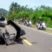 Sebuah kendaraan becak motor (bentor) yang terlibat tabrakan dengan mobil toyota innova.(foto.istimewa)