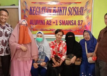 BAKTI SOSIAL - Alumni A.2.1 SMANSA Gorontalo 87 melaksanakan bakti sosial di panti asuhan Thoriqul Hisyam, Kelurahan Bulotadaa Timur, Kecamatan Sipatana, Kota Gorontalo
