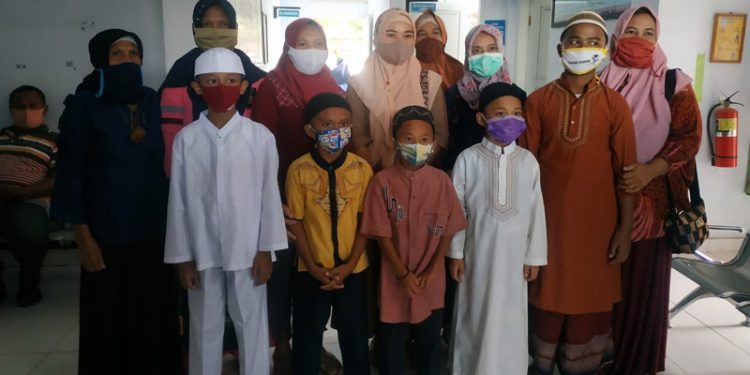 Khitan massal anak yatim