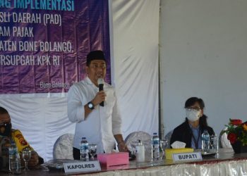 PEREKAM PAJAK - Bupati Bone Bolango, Hamim Pou, memberi sambutan pada peluncuran penggunakan alat perekam pajak di RM Meranti Indah, Rabu (20/1/2021)