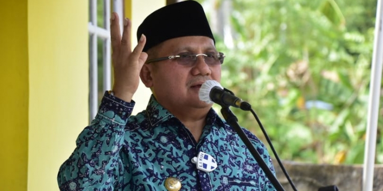Wali Kota Gorontalo, Marten Taha, saat memberikan himbauan kesiapan vaksinasi Covid-19. Foto: Istimewa.