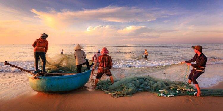Ilustrasi nelayan. (Gambar oleh Quang Nguyen vinh dari Pixabay)