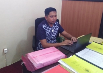 KLINIK PROPOSAL PKM - Ketua bidang Kreativitas UPT PKM UNG, Agus Hakri Bokingo. (rahman/gopos)