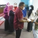 Pemberian penghargaan kepada mahasiswa berprestasi FSB, oleh Rektor UNG. Foto: Istimewa.