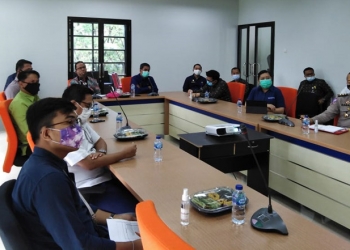 Sekda Bone Bolango, Ishak Ntoma, memimpin Rapat Koordinasi Terkait dengan persiapan Launching Mall pelayanan publik Bone Bolango.