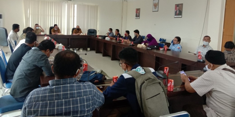 Rapat pembahasan kerja sama antara DPRD Provinsi Gorontalo dengan awak media. Foto: Aldy/gopos.
