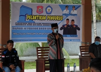 Sekda Bone Bolango saat memberikan sambutan pada pelantikan pengurus PAPMIB-G