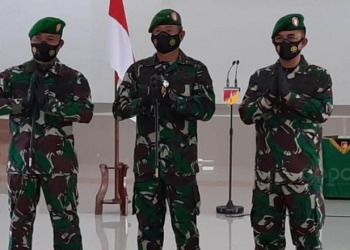 SERTIJAB - Upacara Serah Terima Jabatan Dandim 1314 Gorontalo Utara Baru dilakukan oleh Komandan Korem (Danrem) Komando Resor Militer (Korem) 133/Nani  Wartabone  Brigjen TNI Bagus Antonov Hardito. MA, Kepada
Letkol Kav. Embi Triono bersama Dandim Lama Letkol Arm. Firstya Anderan Gitrias (Istimewa)