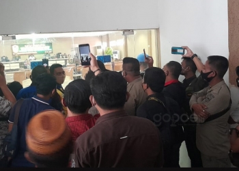 Kericuhan Sidang Interpelasi