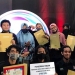 UKIR PRESTASI - Tim PHP2D Prodi Teknik Geologi UNG saat menerima hibah program Holistik Pembinaan dan Pemberdayaan Desa . (Foto Istimewa)