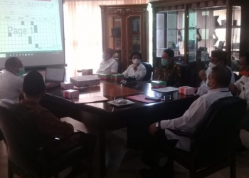 PAHLAWAN NASIONAL - Pemerintah Provinsi Gorontalo bersama Tim Peneliti Pengkaji Gelar Daerah (TP2GD) membahas pengusulan Pahlawan Nasional kepada Prof. Dr. dr. Aloei Saboe. Rabu (20/1/2021). Foto Istimewa
