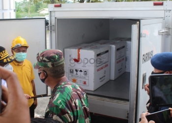 Sebanyak 9.760 dosis vaksin covid-19 tiba di Gorontalo, Kamis (7/1/2021). (putra/gopos)